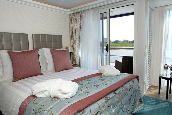 AmaWaterways AmaReina - Cat BA.jpg